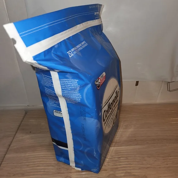 Cottonelle Flushable Wet Wipes, 252 Wipes per Pack - Picture 2 of 5